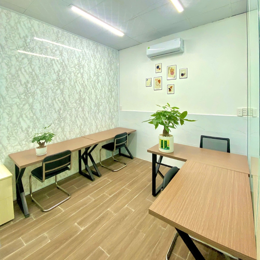 Không gian văn phòng giá rẻ tại TP.HCM với đầy đủ tiện nghi, hiện đại.